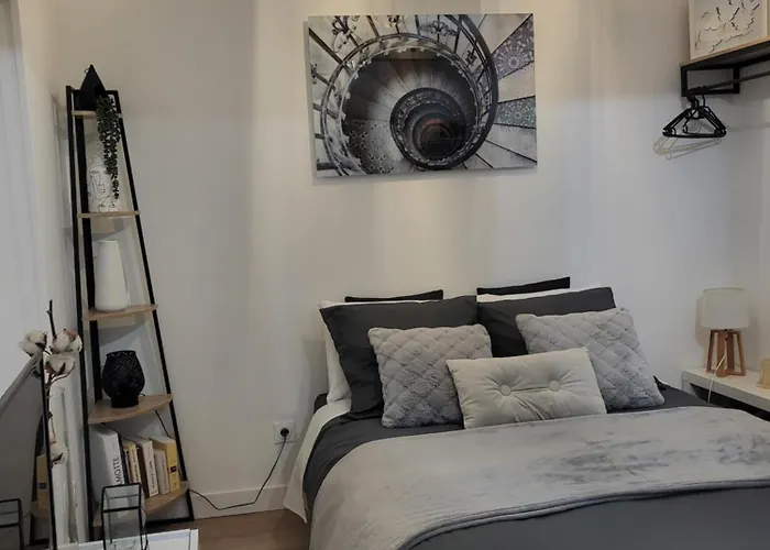 Agreable Studio Avec Cour A 10Mn De Fontainebleau