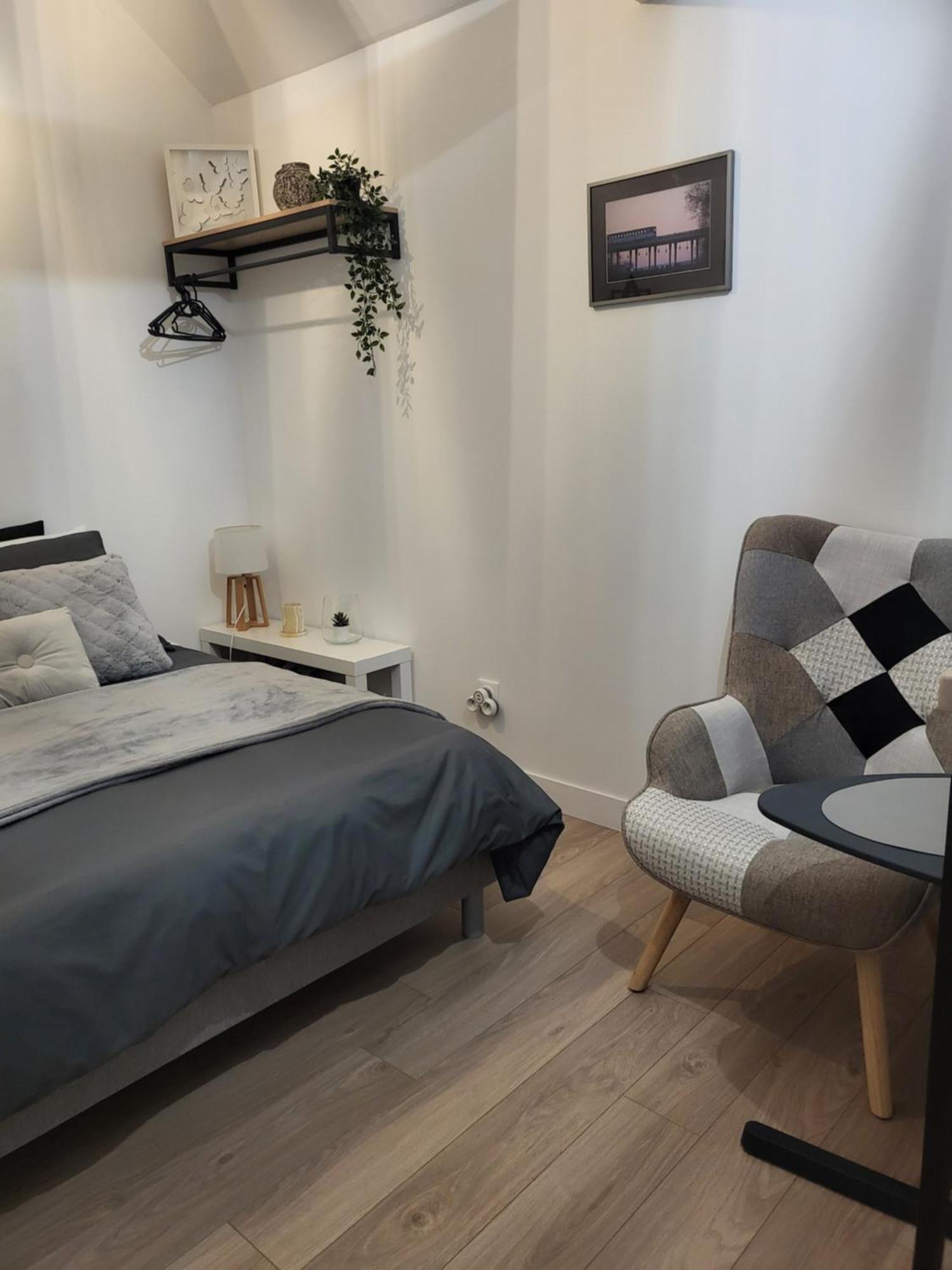 Agreable Avec Cour A 10mn De Fontainebleau * Hericy